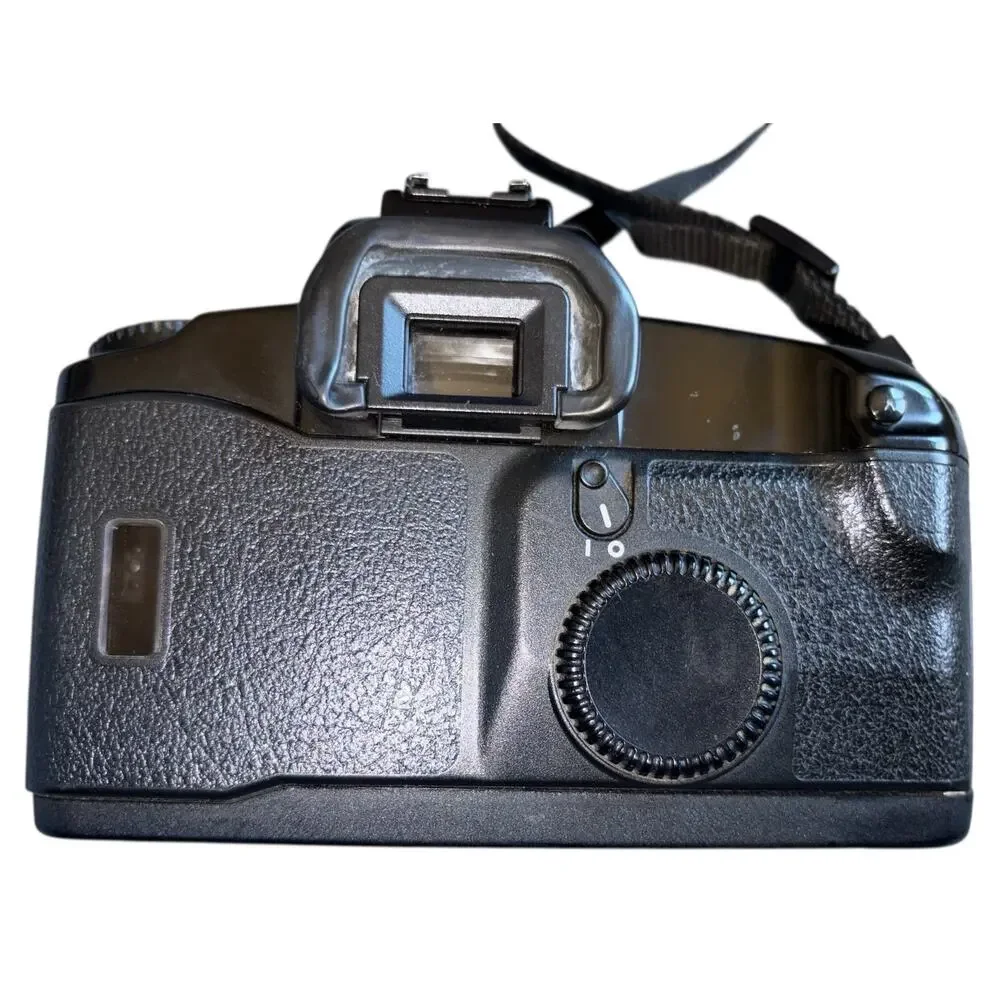 Canon EOS Elan 35mm SLR Film Camera Nice Condition